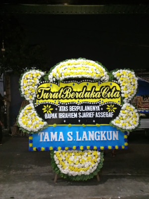 Papan Bunga Duka di Jetsy